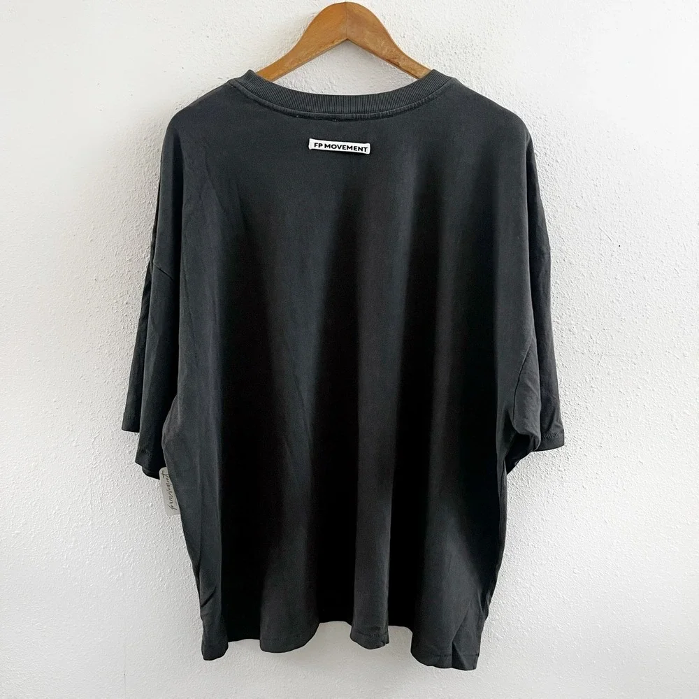 NWT FREE PEOPLE Movement Relaxed Fit Tackle Tee Size Large